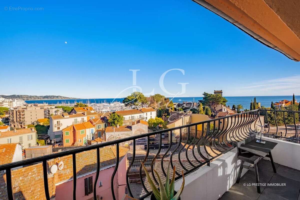 Appartement à MANDELIEU-LA-NAPOULE