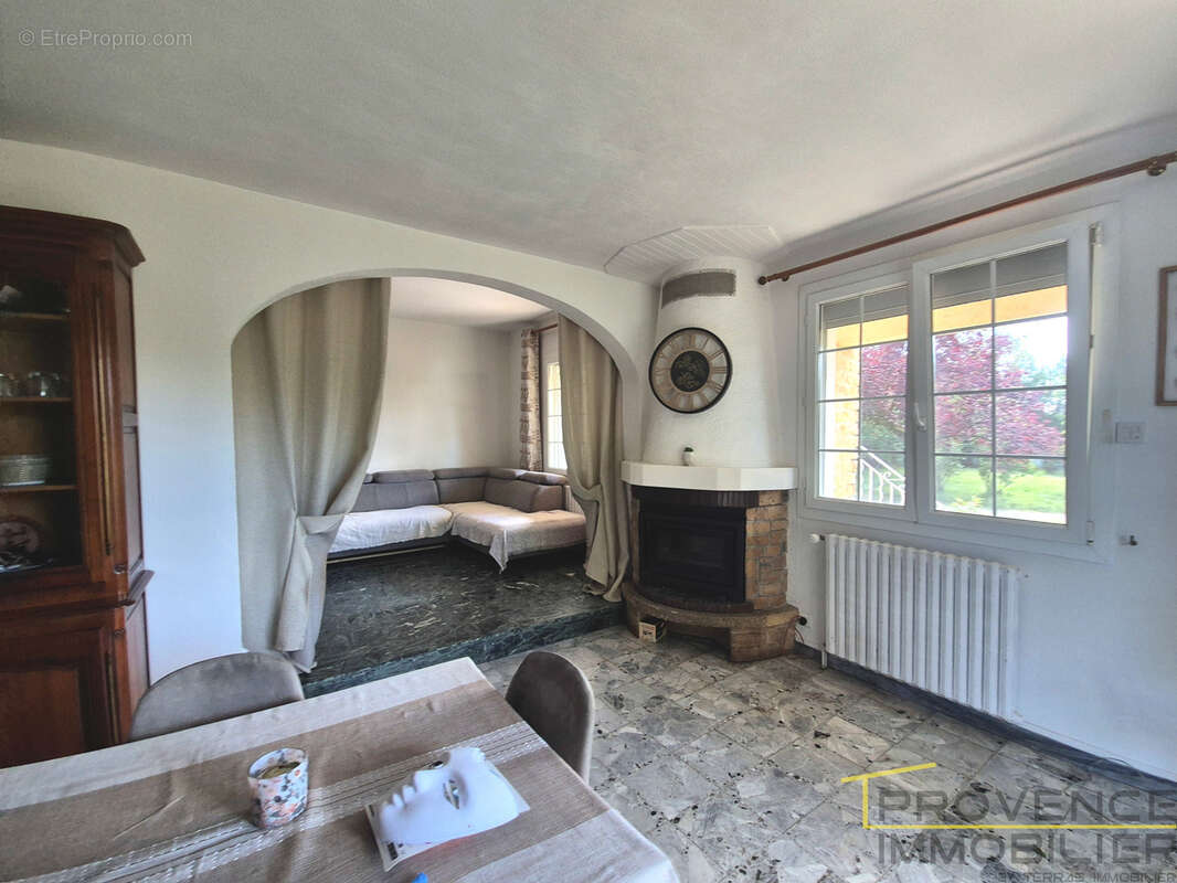 Maison à MONTELIMAR
