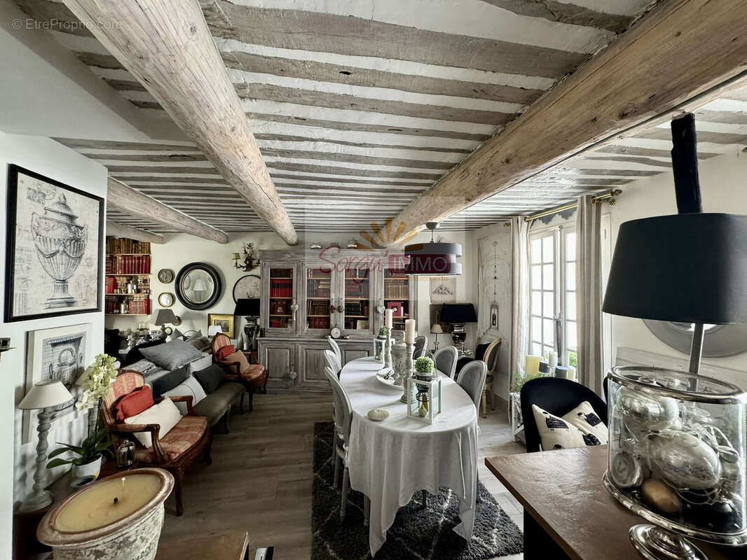 Maison à L'ISLE-SUR-LA-SORGUE