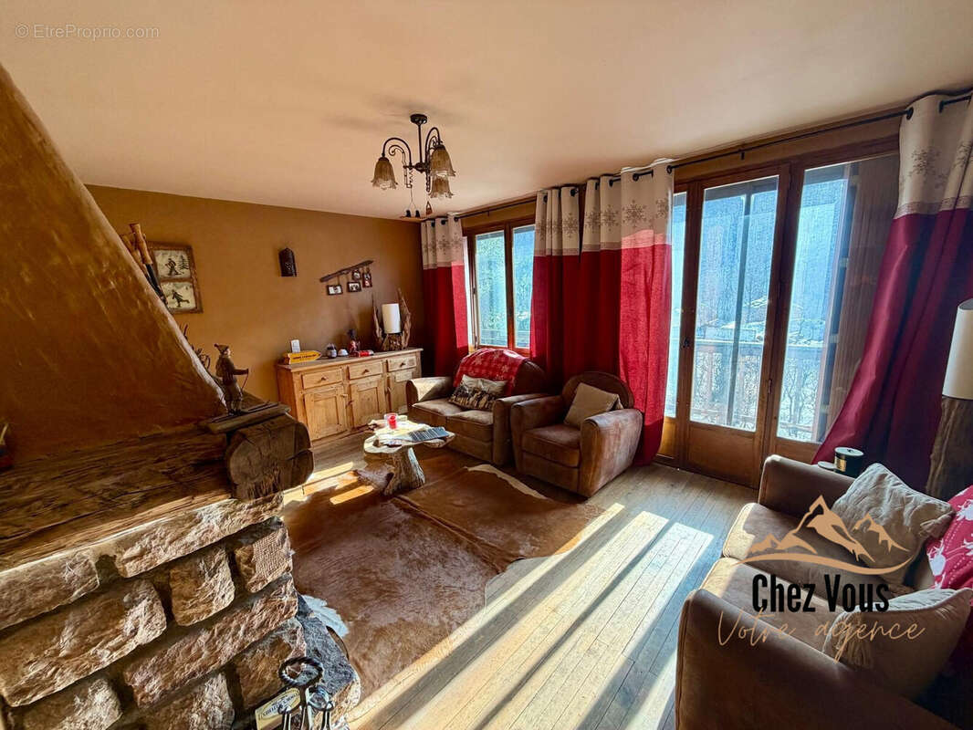 Appartement à LA SALLE-LES-ALPES