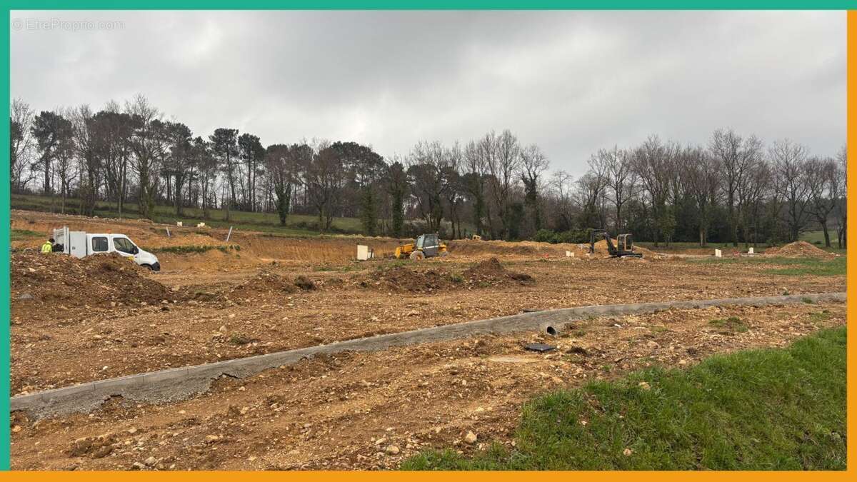 Terrain à BOUT-DU-PONT-DE-LARN