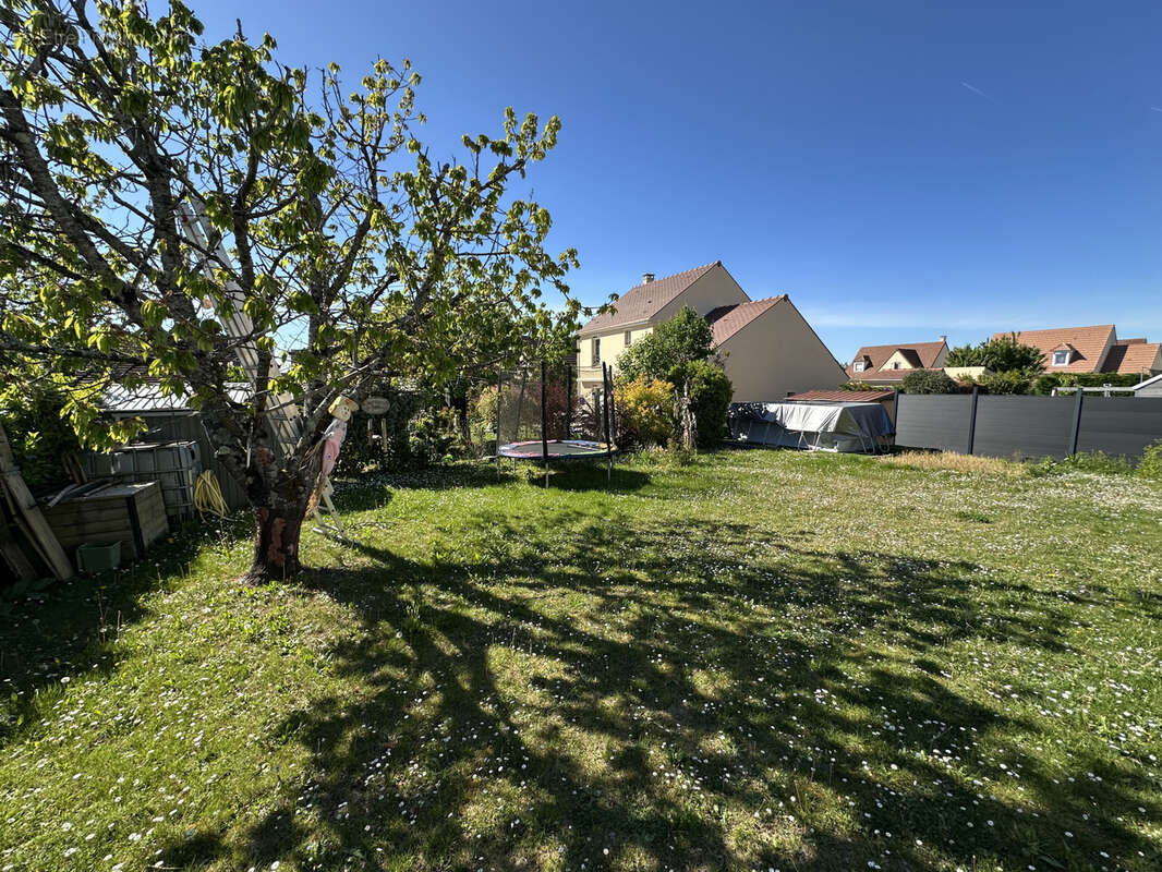 Maison à VAUX-LE-PENIL
