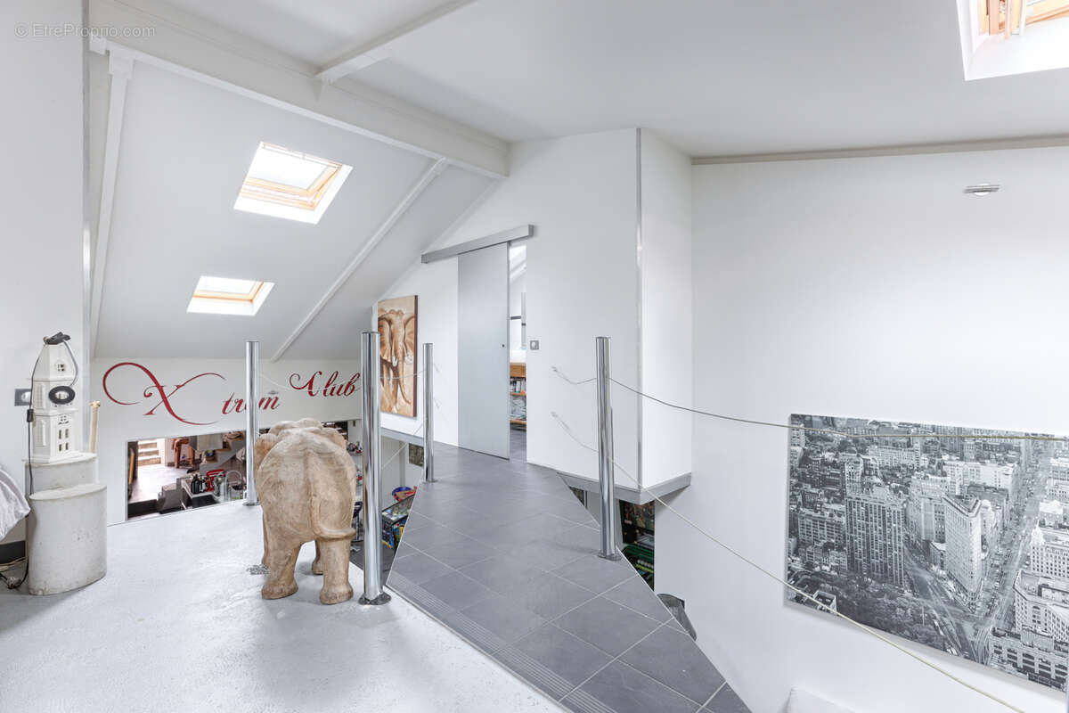 Autre à ASNIERES-SUR-SEINE