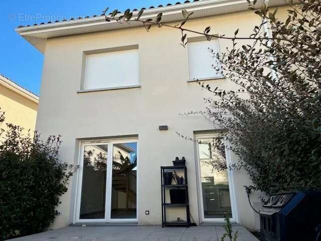 Maison à LA SALVETAT-SAINT-GILLES