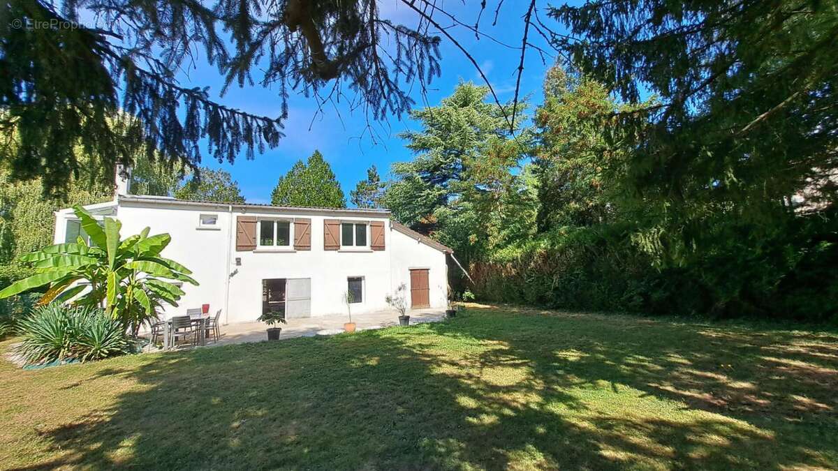 Maison à LEVIS-SAINT-NOM