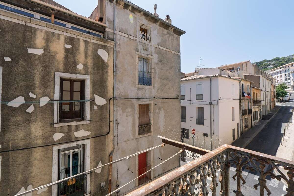 Entre le centre-ville et le Quartier Haut, l'un des secteurs les plus recherchés et pittoresques de Sète, découvrez une opportun - photo 5