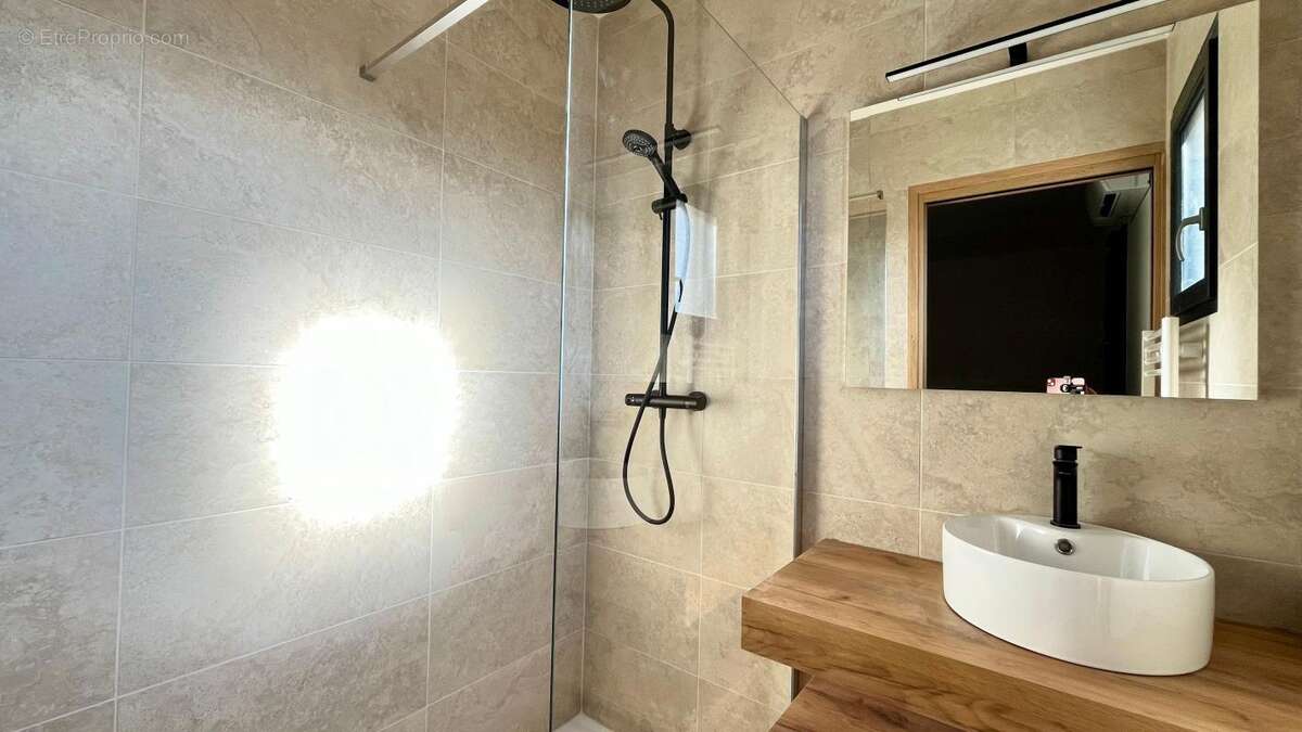 Maison à SERVES-SUR-RHONE