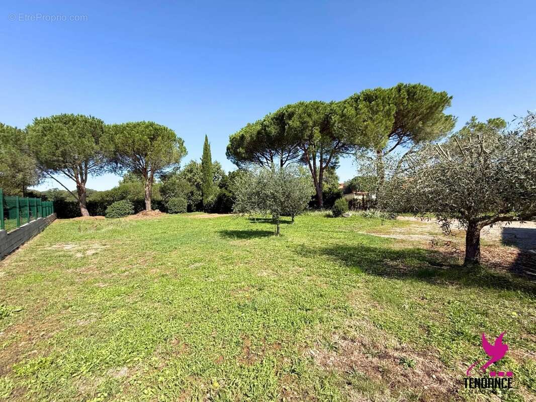 Maison à MONTAIGUT-SUR-SAVE