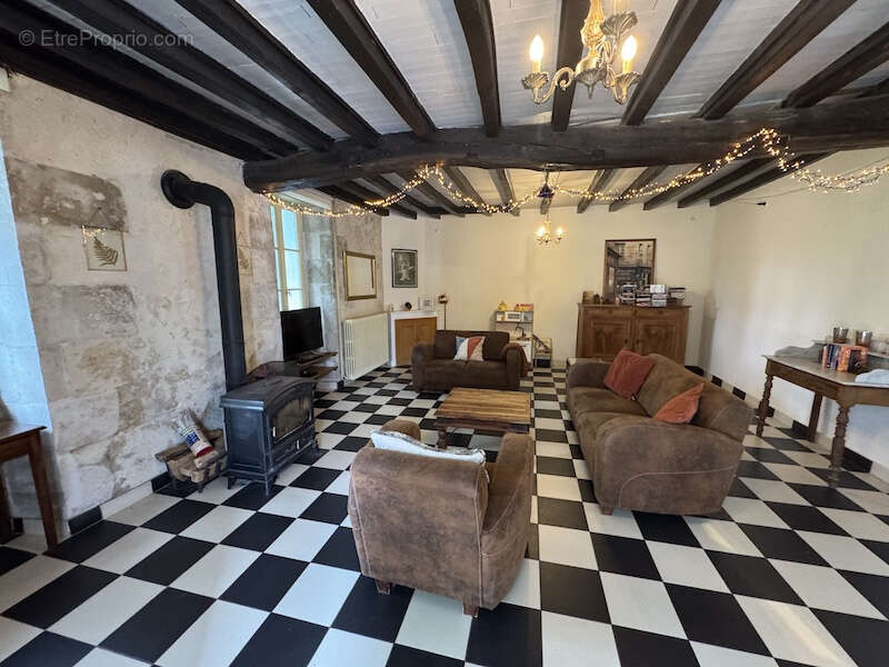 Maison à BONNES