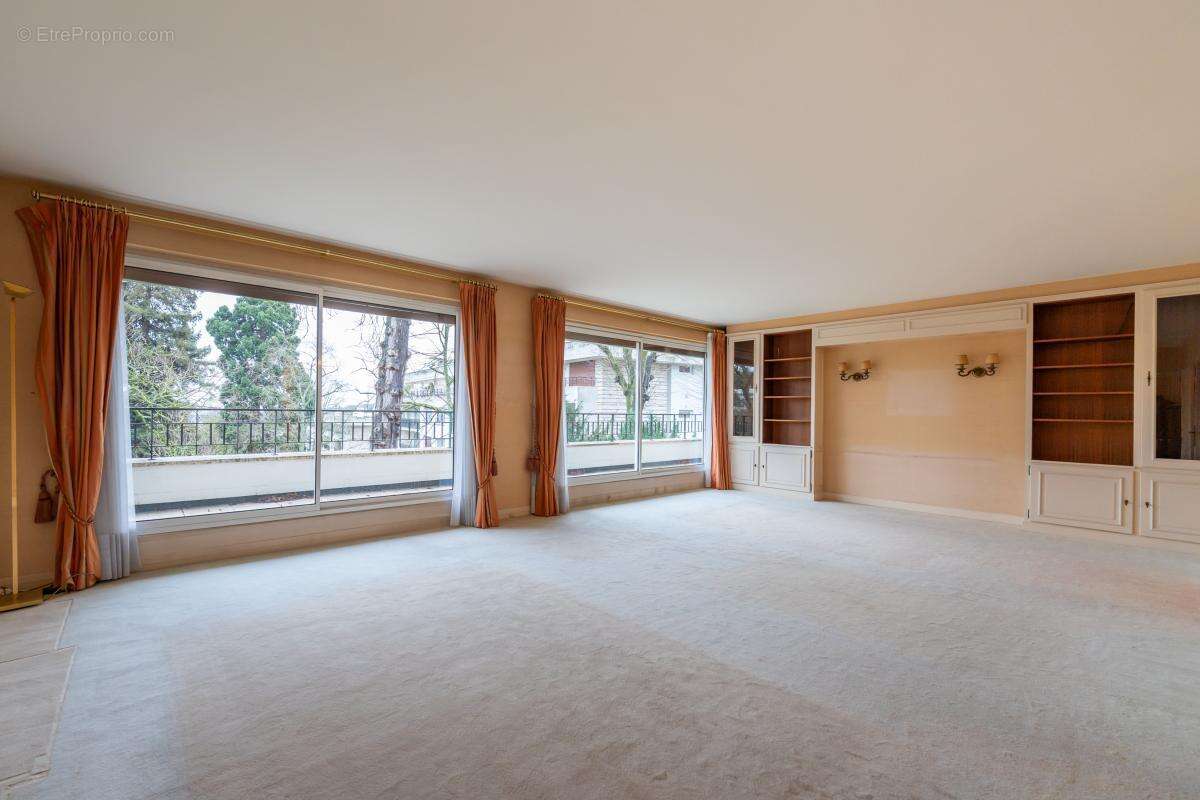 Appartement à VILLE-D'AVRAY