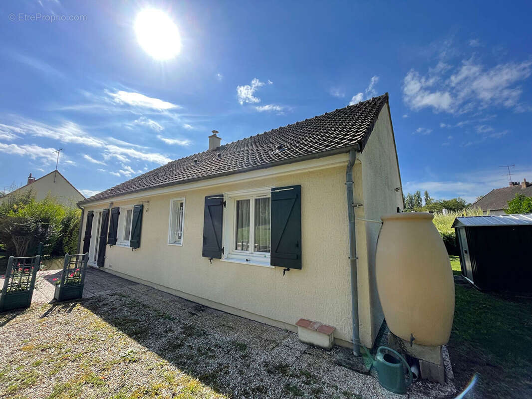 Maison à ETAMPES
