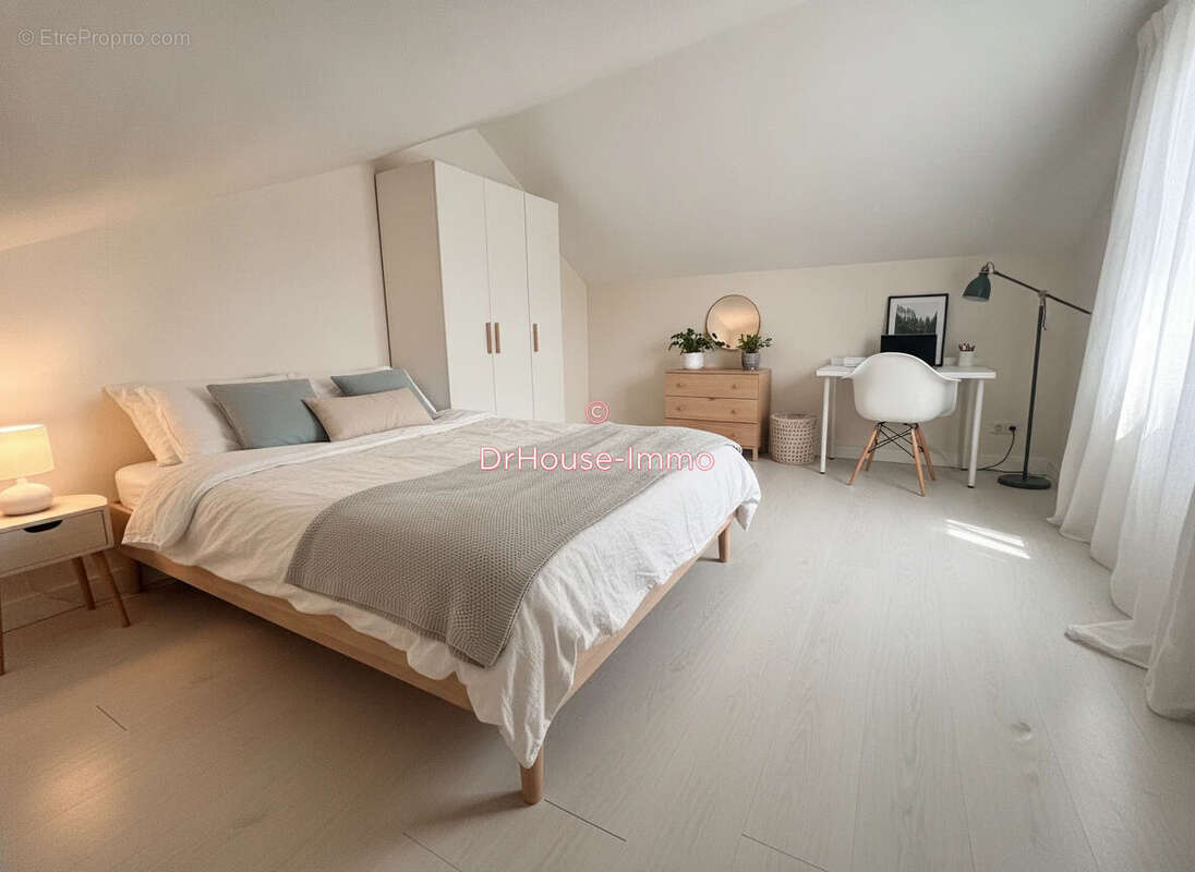 Maison 189 m² à Vouneuil-Sous-Biard  - photo 4