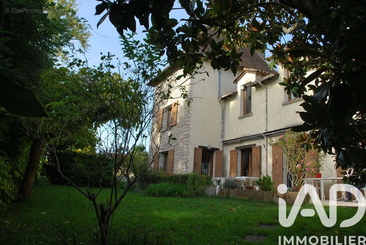 Maison 230 m² à Margueron  - photo 2