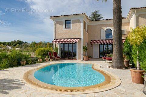 Maison à VILLENEUVE-LOUBET