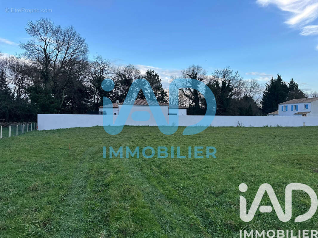 Photo 5 - Terrain à LE CHAY