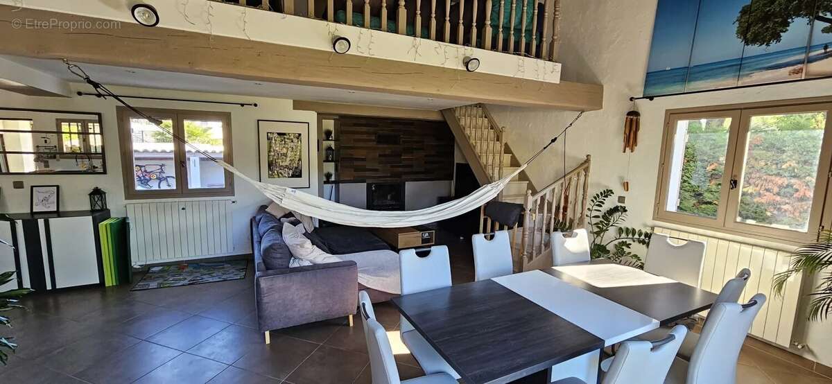 Maison à PUGET-SUR-ARGENS