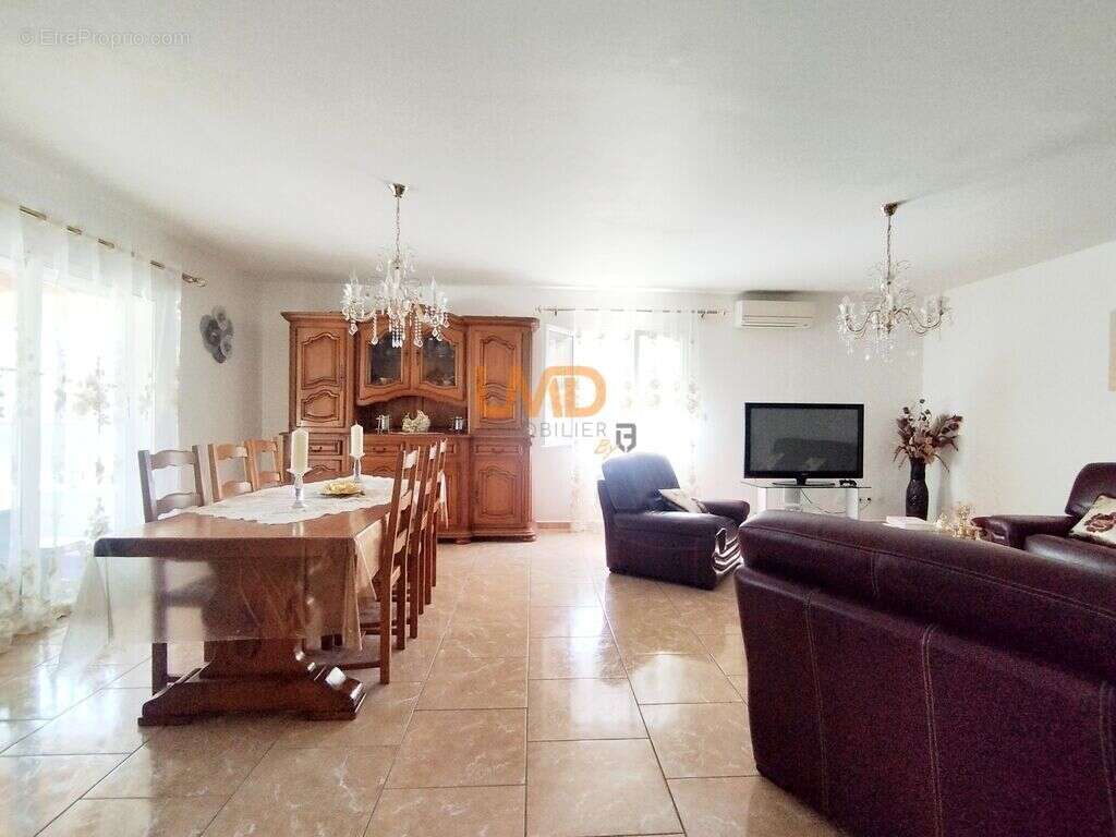 Maison à LA CALMETTE