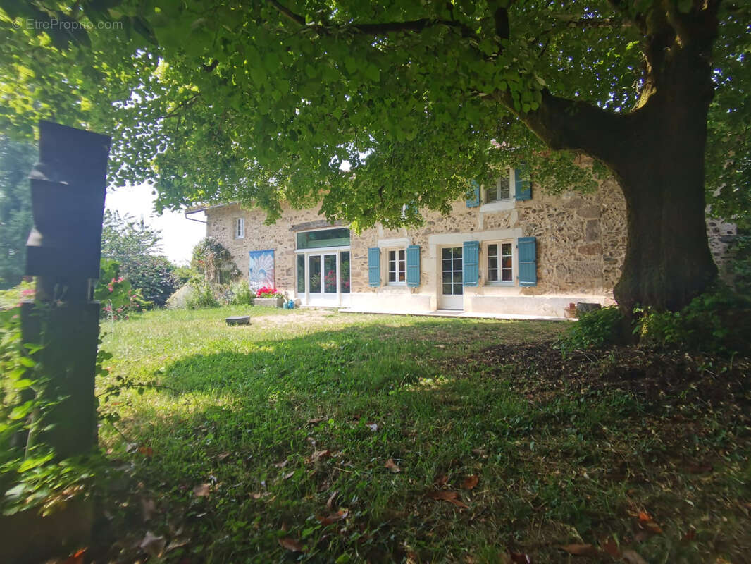 Maison à MAZEROLLES