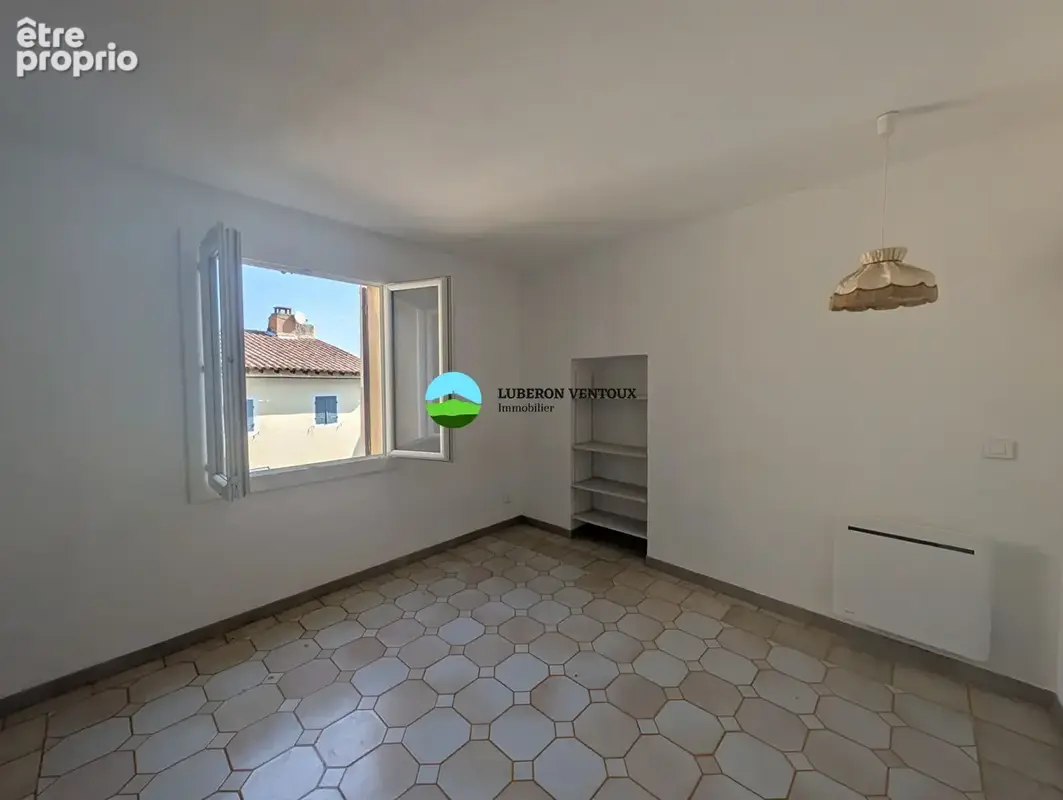 Entraigues-sur-la-sorgue - maison de village rénovée avec terrasse - photo 9