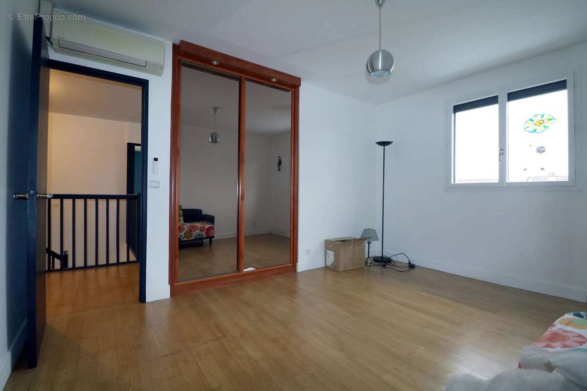 Maison à BUC