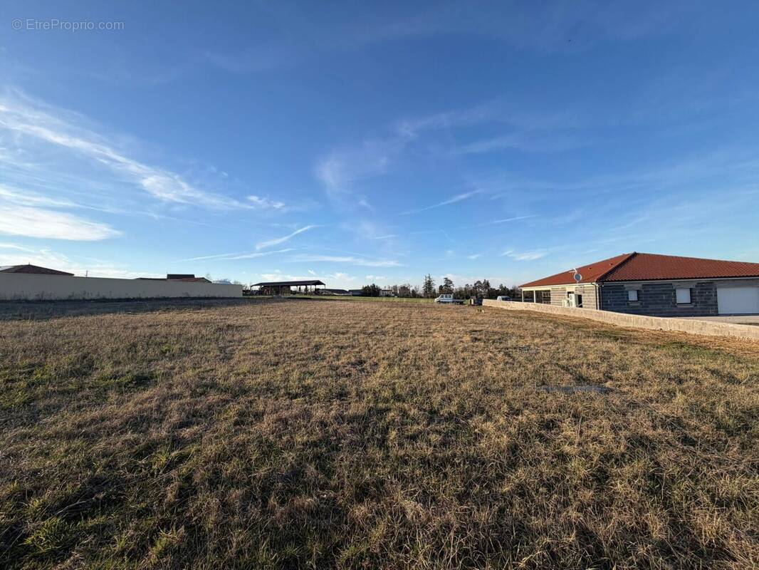 Terrain à BOURNONCLE-SAINT-PIERRE