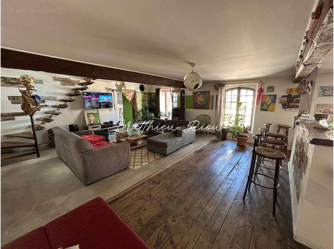 Maison à SAINT-ETIENNE-DE-FURSAC