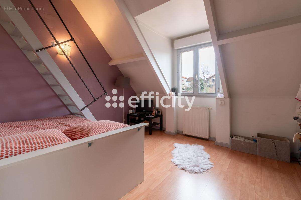 Maison à VILLENEUVE-LE-ROI