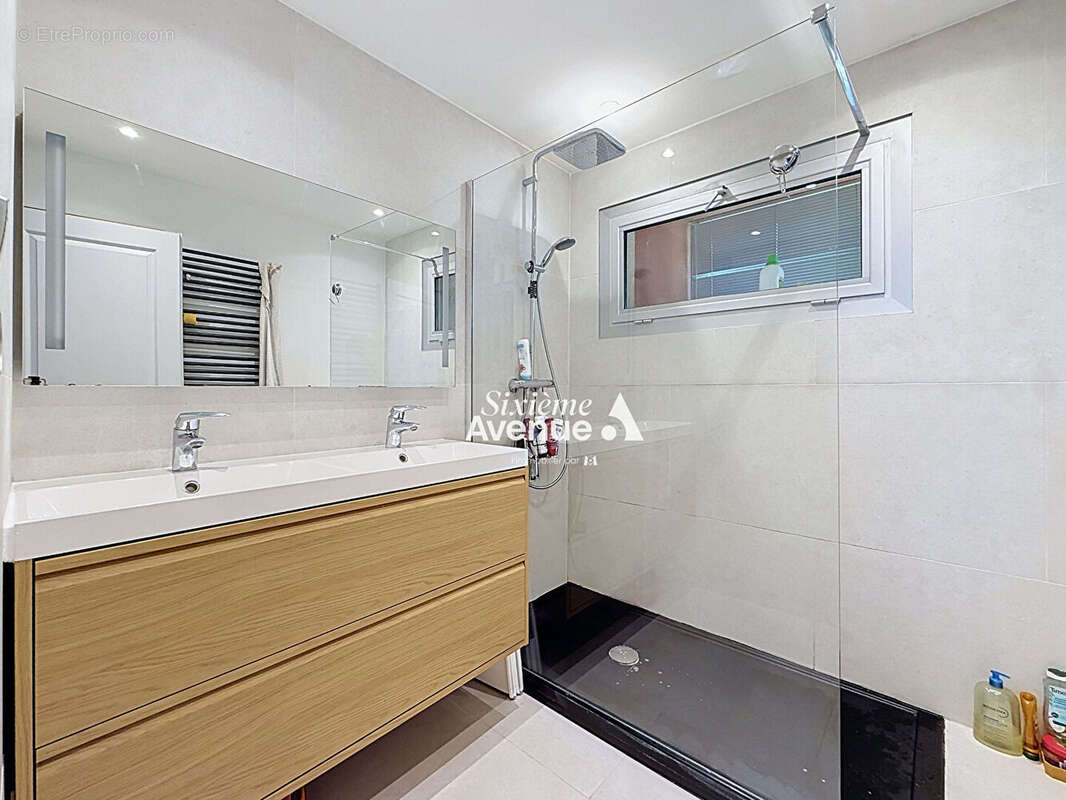 A vendre à Grasse 3 pièces 66 m2 traversant avec loggia, balcon de 17m² parking et cave - photo 7