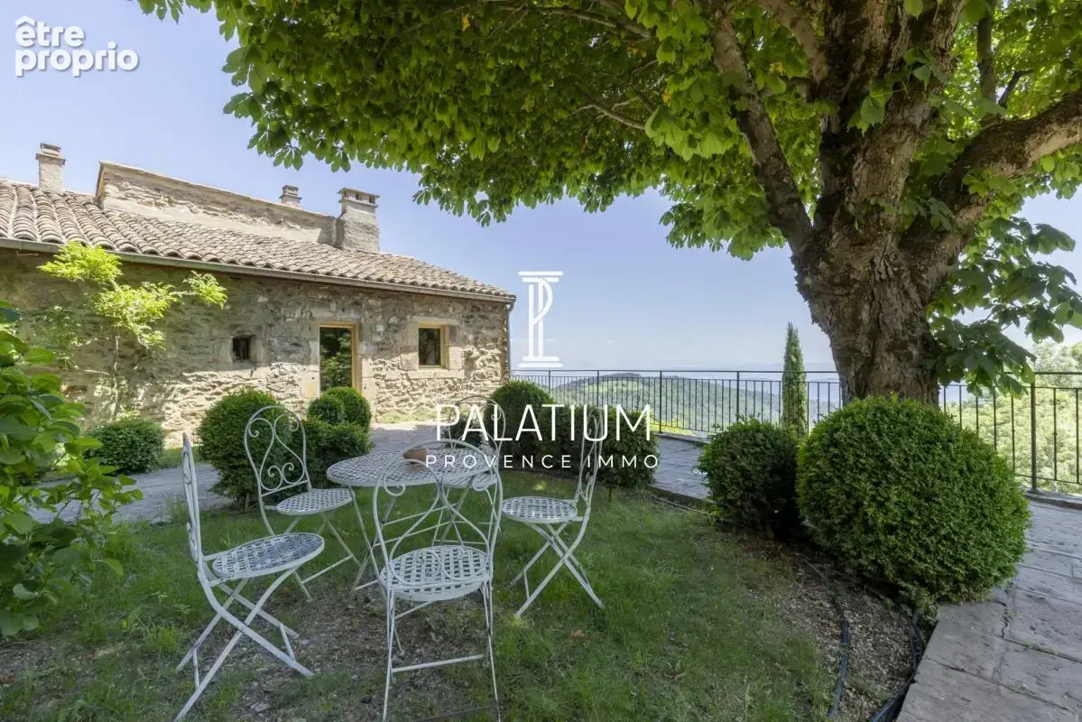 Domaine avec gîtes et chambres d'hôtes Ardèche 07 - photo 2