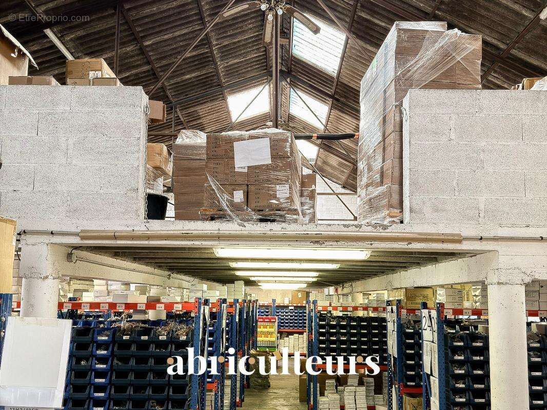 Commerce à LE MUY