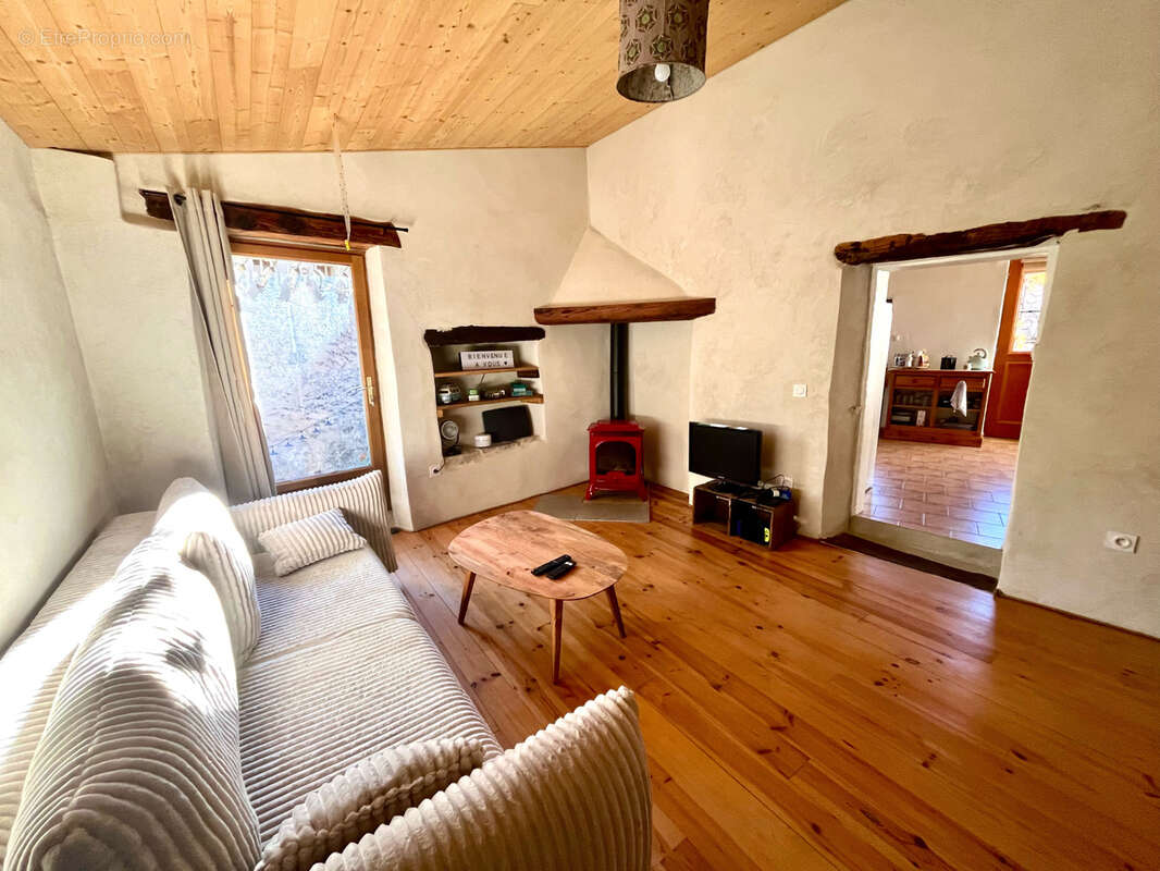 Maison à PEGAIROLLES-DE-BUEGES