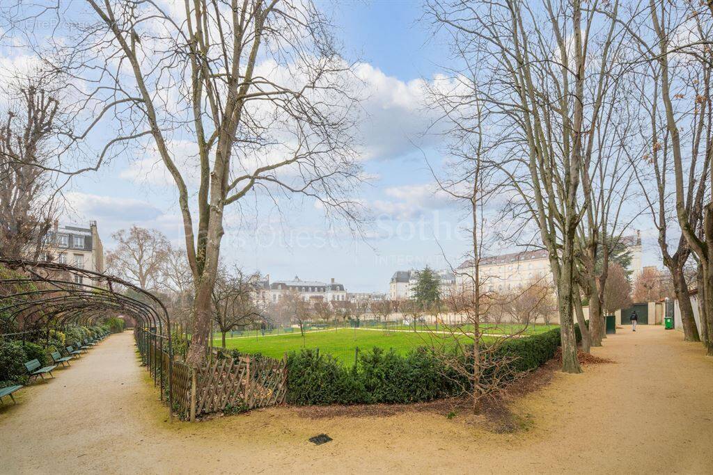 Appartement à PARIS-7E