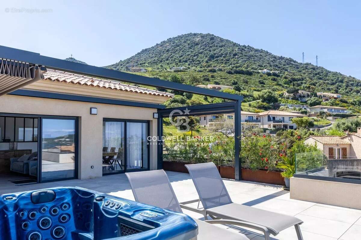 Appartement à L'ILE-ROUSSE