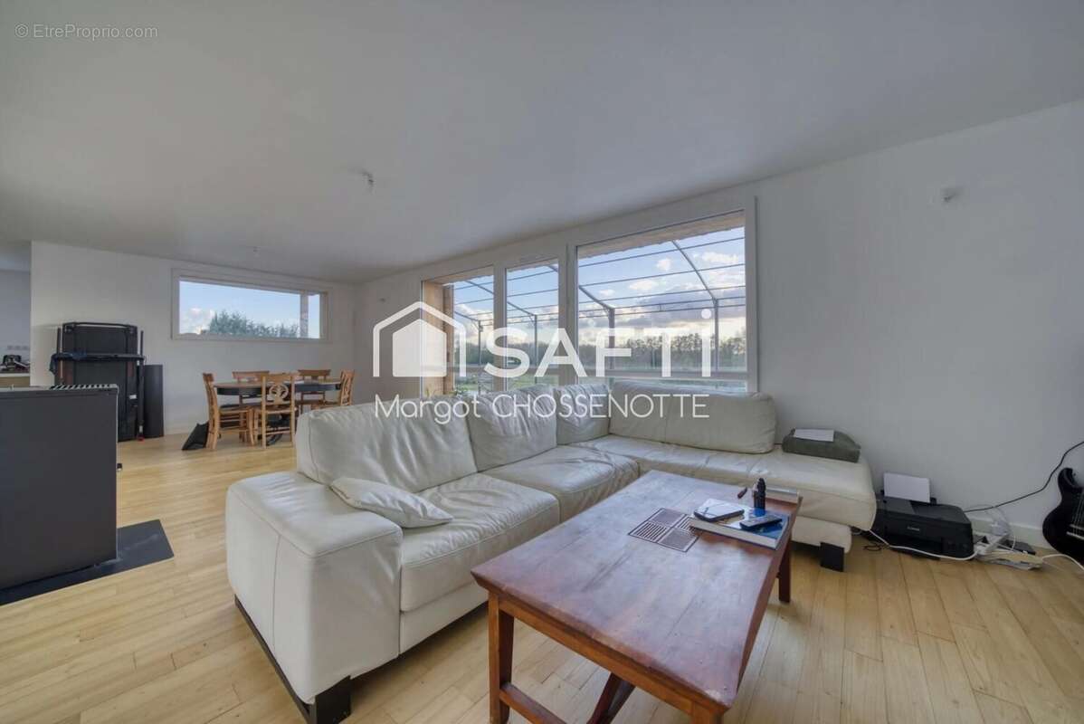 Maison 119 m² à Sainte-Meme  - photo 4