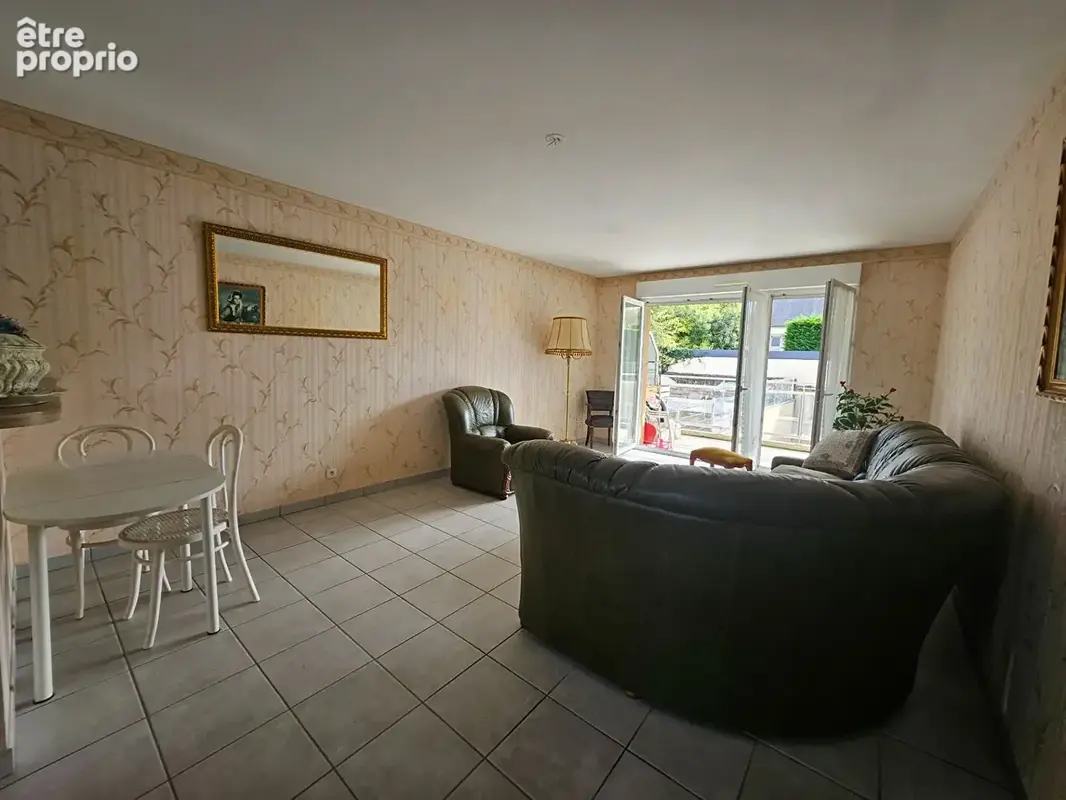 LANVALLAY  BOURG:  Grand appartement  Lumineux  avec grand balcon dans residence avec ascenseur et garage - photo 3
