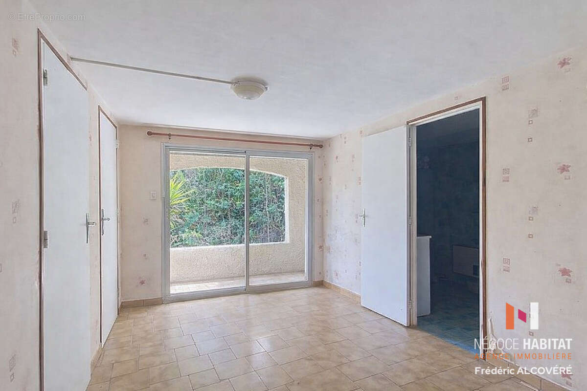Maison 4 faces T7 composée de 2 appartements Terrain 700 m2 Sommières - photo 12