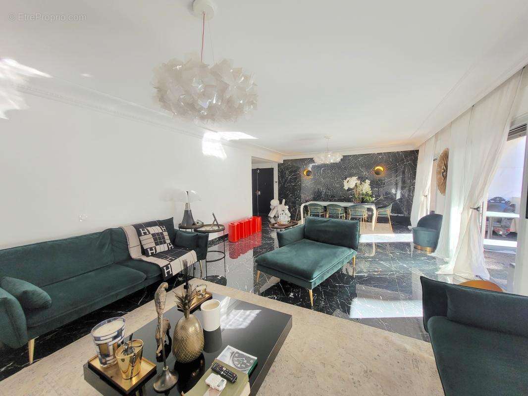 Appartement à MARSEILLE-8E