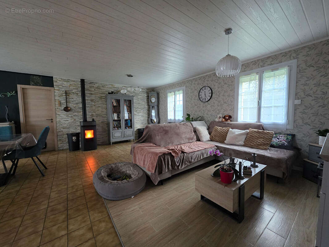 Maison à MOYAUX