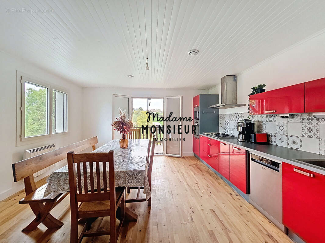 Maison à SAINT-MARCEL-BEL-ACCUEIL