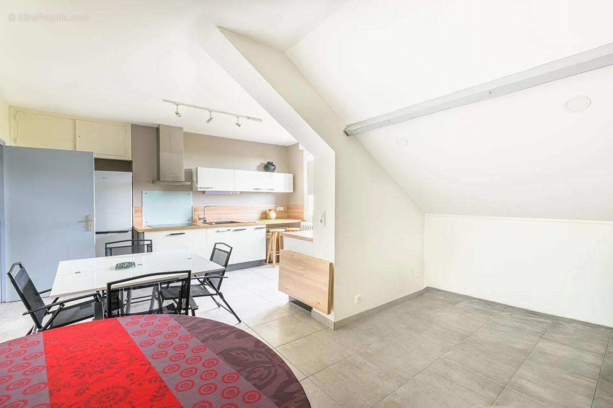 Maison de 8 pièces de 190.27 m² à Saint-Pierre-des-Corps - photo 6