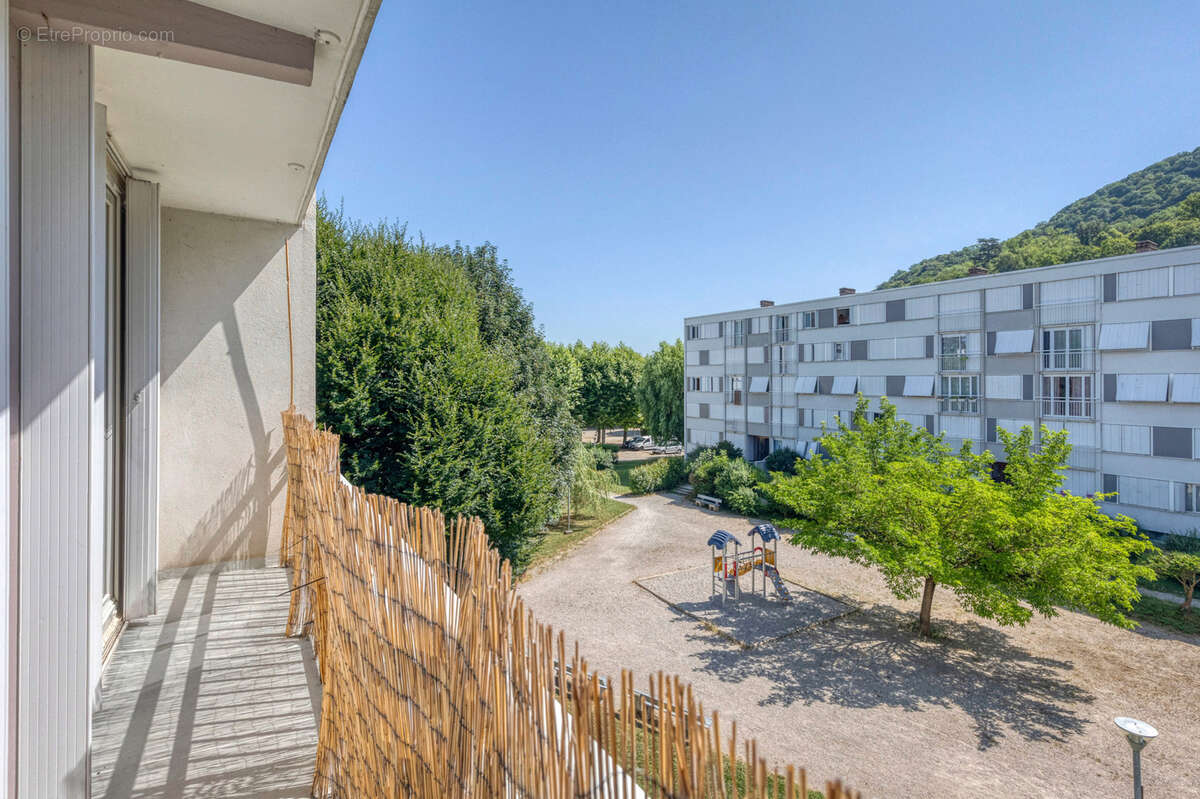 Appartement à SAINT-MARTIN-D&#039;HERES