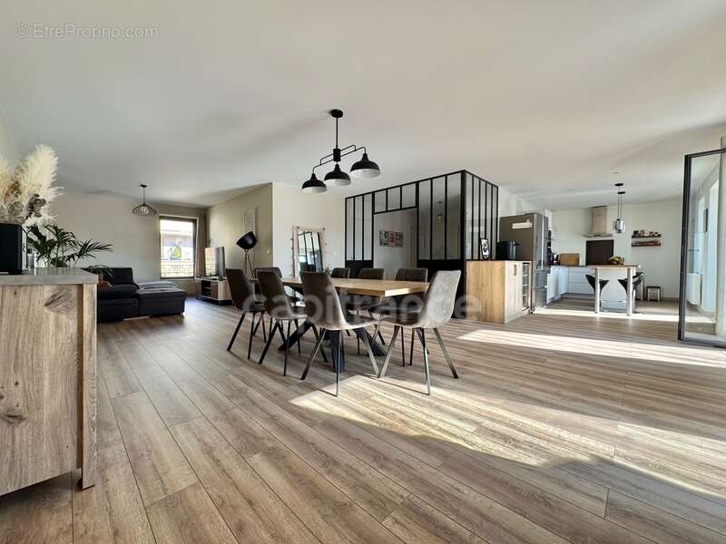 Appartement à LE COTEAU