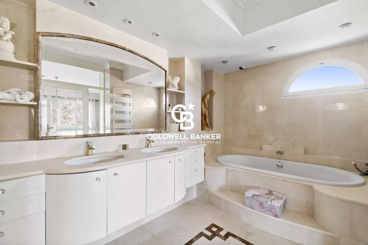 Maison à LE VESINET