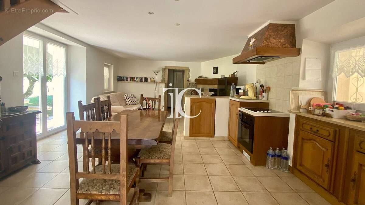 Saint ambroix, maison avec jardin arbore 2584m2, dependances, garage, piscine - photo 13