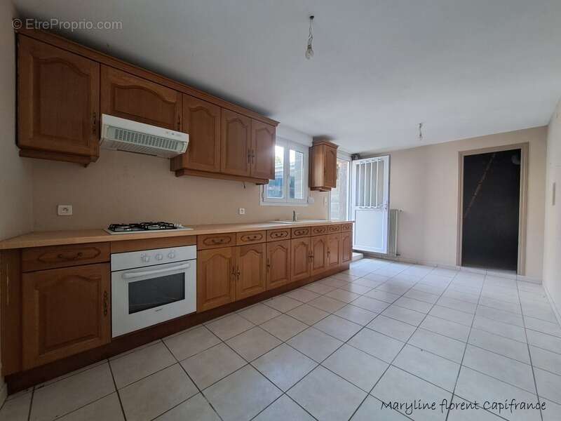 Maison à LA ROCHE-BLANCHE