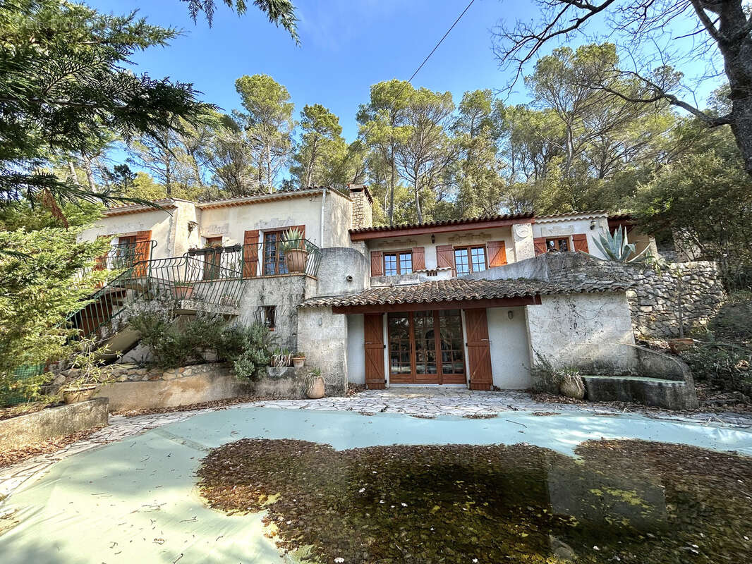 Maison à VILLECROZE