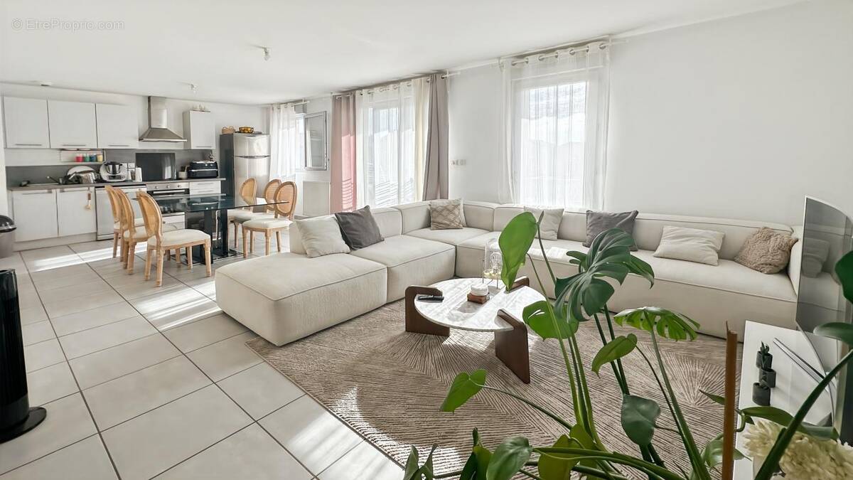 Appartement à BEAUMONT-LES-VALENCE