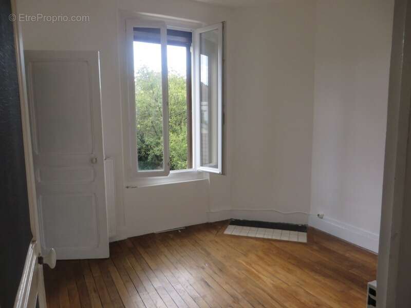 Maison à ROMILLY-SUR-SEINE