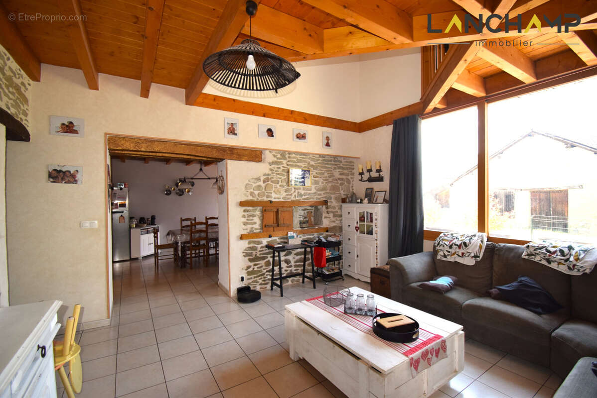 Maison à SEYSSEL