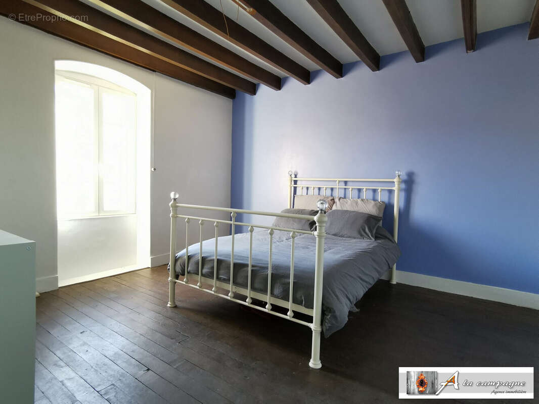 Maison 156 m² à Biollet  - photo 2